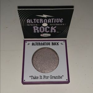 The Balm Volume 1: shadow fard.